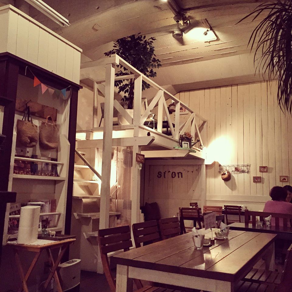 カフェ シオン Cafe Sion 子連れのおでかけ 子どもの遊び場探しならコモリブ