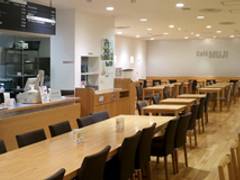 Cafe Muji カフェムジ 上大岡京急 子連れのおでかけ 子どもの遊び場探しならコモリブ