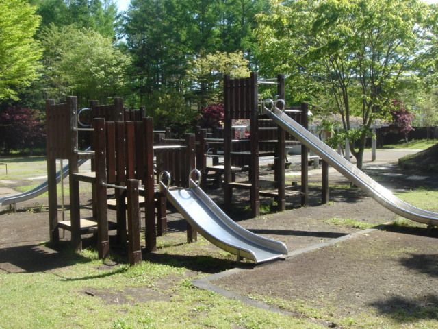 河口湖総合公園ちびっこ広場 子連れのおでかけ 子どもの遊び場探しならコモリブ