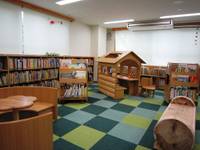 渋谷区立 笹塚こども図書館 の写真