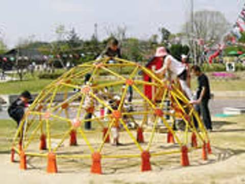 京都で子供と行きたい公園35選 遊具が充実した大きな公園やアスレチックのあるところも 子連れのおでかけ 子どもの遊び場探しならコモリブ
