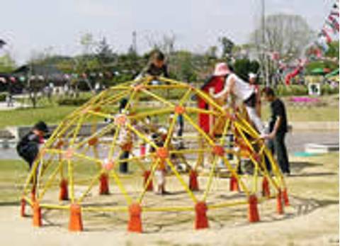 京都で子供と行きたい公園35選 遊具が充実した大きな公園やアスレチックのあるところも 子連れのおでかけ 子どもの遊び場探しならコモリブ