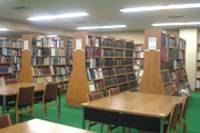 鈴鹿市立図書館 の写真 (2)