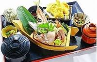 青島海鮮料理 魚益 (うおます)