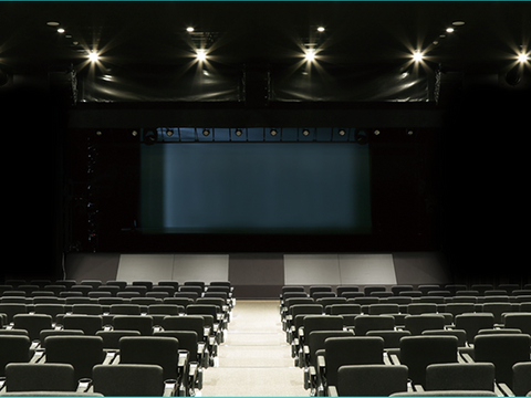 Dmm Vr Theater Yokohama 子連れのおでかけ 子どもの遊び場探しならコモリブ