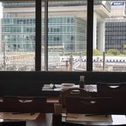 東京駅周辺の子連れランチにおすすめなレストラン7選 子連れのおでかけ 子どもの遊び場探しならコモリブ