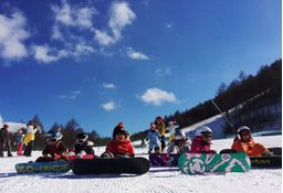 親子限定割引クーポン 軽井沢スノーパークが子連れスキーに人気の理由は Comolib Magazine