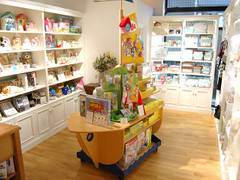 吉祥寺でベビー用品の購入できるお店13選 出産祝いの贈り物に喜ばれる人気ベビー服店も 子連れのおでかけ 子どもの遊び場探しならコモリブ