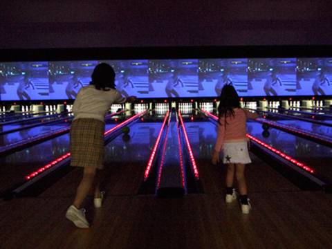 ラウンドワンスタジアム 佐賀店 子連れのおでかけ 子どもの遊び場探しならコモリブ ラウンドワンスタジアム 佐賀店 子連れのおでかけ 子どもの遊び場探しならコモリブ
