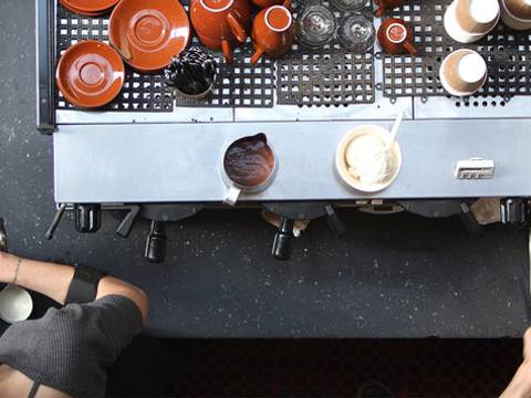Blue Bottle Coffee 清澄白河 ロースタリー カフェ ブルーボトルコーヒー 子連れのおでかけ 子どもの遊び場探しならコモリブ
