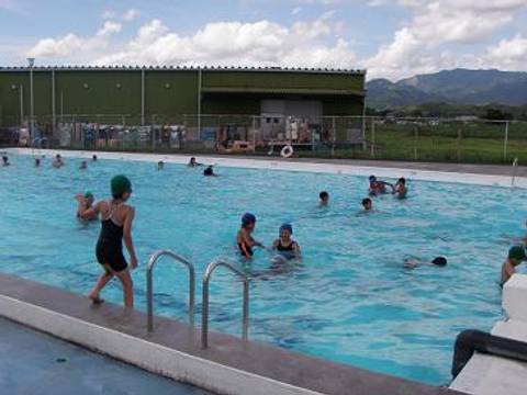 熊本の子連れにおすすめプール15選 家族で楽しめる屋内温水プールやホテルプールなども 子連れのおでかけ 子どもの遊び場探しならコモリブ 熊本の子連れにおすすめプール15選 家族で楽しめる屋内温水プールやホテルプールなども 子連れのおでかけ 子どもの遊び場探しならコモリブ