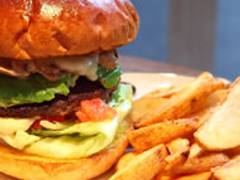 代々木公園の子連れランチおすすめ10選 テラスや個室など嬉しい設備が充実 子連れのおでかけ 子どもの遊び場探しならコモリブ 代々木公園の子連れランチおすすめ10選 テラスや個室など嬉しい設備が充実 子連れのおでかけ 子どもの遊び場探しならコモリブ