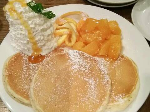 Hawaiian Pancake Factory ヨドバシ梅田店 ハワイアンパンケーキファクトリー 子連れのおでかけ 子どもの遊び場探しならコモリブ Hawaiian Pancake Factory ヨドバシ梅田店 ハワイアンパンケーキファクトリー 子連れのおでかけ 子どもの遊び場探しならコモリブ