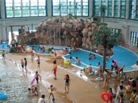 関西子連れで行けるプール10選 室内なら梅雨でもok 子連れのおでかけ 子どもの遊び場探しならコモリブ 関西子連れで行けるプール10選 室内なら梅雨でもok 子連れのおでかけ 子どもの遊び場探しならコモリブ
