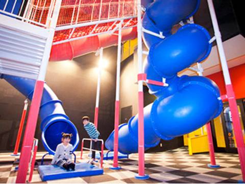 ラウンドワンスタジアム博多 半道橋店 子連れのおでかけ 子どもの遊び場探しならコモリブ ラウンドワンスタジアム博多 半道橋店 子連れのおでかけ 子どもの遊び場探しならコモリブ