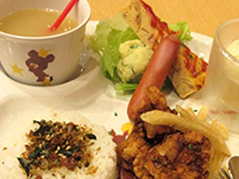 カフェ ボンボン Cafe Bombom 子連れのおでかけ 子どもの遊び場探しならコモリブ カフェ ボンボン Cafe Bombom 子連れのおでかけ 子どもの遊び場探しならコモリブ