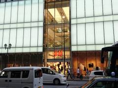 H&M SHINJUKU (新宿店)