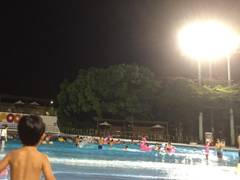 全国の子供とプールが楽しめる遊園地おすすめ10選 子連れのおでかけ 子どもの遊び場探しならコモリブ
