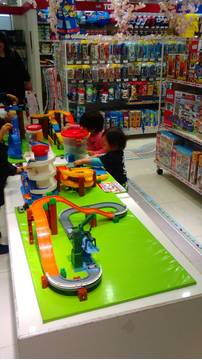 大阪親子で楽しめるおすすめのおもちゃ屋10選 2 子連れのおでかけ 子どもの遊び場探しならコモリブ