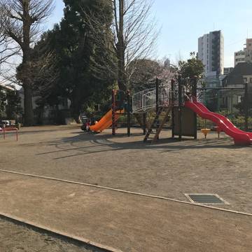 子連れにおすすめ渋谷の公園10選 渋谷とは思えない自然あふれる公園も 子連れのおでかけ 子どもの遊び場探しならコモリブ