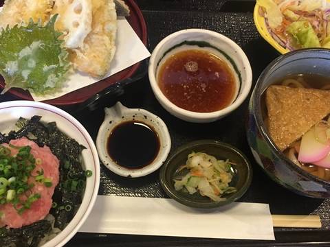 沖縄市の子連れランチが楽しめるお店11選 バイキングで子供も大満足 子連れのおでかけ 子どもの遊び場探しならコモリブ