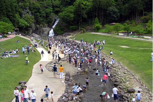 河川公園やすらぎの里 子連れのおでかけ 子どもの遊び場探しならコモリブ