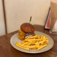 KAKUMEI burger＆cafe(カクメイバーガーカフェ) 蒲田店