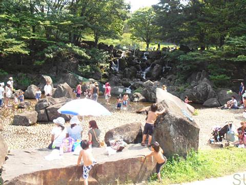 神奈川県の子供と楽しめる遊び場30選 家族のお出かけにおすすめなイベント開催施設も 子連れのおでかけ 子どもの遊び場探しならコモリブ