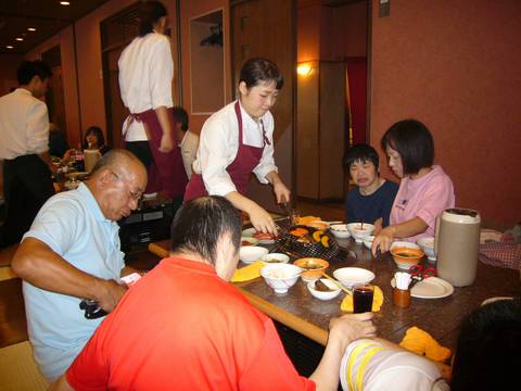 福岡県内で子連れ焼肉におすすめのお店10選 キッズルームのあるお店も 2 子連れのおでかけ 子どもの遊び場探しならコモリブ