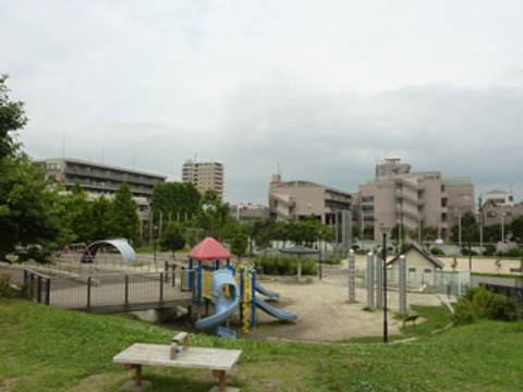 北千住の遊び場6選 子どもとのピクニックにぴったり 子連れのおでかけ 子どもの遊び場探しならコモリブ 北千住の遊び場6選 子どもとのピクニックにぴったり 子連れのおでかけ 子どもの遊び場探しならコモリブ