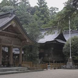 九州の有名な神社10選 初詣 厄払い 七五三などに Comolib Magazine 九州の有名な神社10選 初詣 厄払い 七五三などに Comolib Magazine