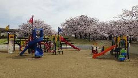 大阪のアスレチック遊具のある公園25選 大きい公園から無料で楽しめるスポットも 子連れのおでかけ 子どもの遊び場探しならコモリブ