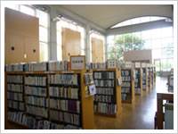 寄居町立図書館 の写真 (2)