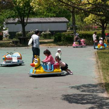 松浦河畔公園 子連れのおでかけ 子どもの遊び場探しならコモリブ