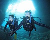 プズマリダイバーズクラブ 沖縄本島・青の洞窟体験ダイビング＆シュノーケリング