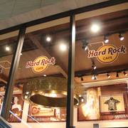 ハードロックカフェ 上野駅店 Hard Rock Cafe 子連れのおでかけ 子どもの遊び場探しならコモリブ