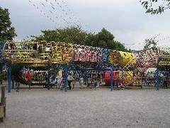 東京の遊具がたくさんある公園40選 都内にあるアスレチックや大型遊具で楽しめる公園も 3 子連れのおでかけ 子どもの遊び場探しならコモリブ 東京の遊具がたくさんある公園40選 都内にあるアスレチックや大型遊具で楽しめる公園も 3 子連れのおでかけ 子どもの遊び場探しならコモリブ