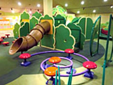 愛知の室内遊園地 遊び場選 おすすめの子供のアミューズメント施設をご紹介 子連れのおでかけ 子どもの遊び場探しならコモリブ