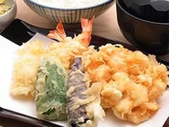 てんぷら天芳 てんよし 子連れのおでかけ 子どもの遊び場探しならコモリブ てんぷら天芳 てんよし 子連れのおでかけ 子どもの遊び場探しならコモリブ