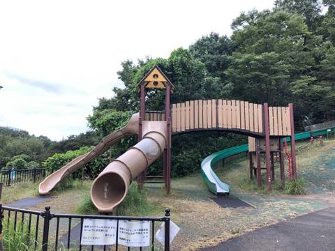 稲城中央公園 子連れのおでかけ 子どもの遊び場探しならコモリブ