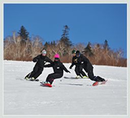 北海道なら遅くまで春スキーが楽しめる 子連れにおすすめのゲレンデ3選 Comolib Magazine
