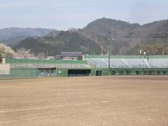 植村直己記念スポーツ公園 子連れのおでかけ 子どもの遊び場探しならコモリブ