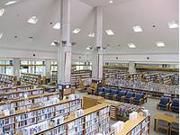 石垣市立図書館