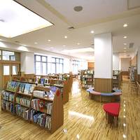 菰野町図書館 の写真 (3)