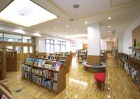 菰野町図書館 の写真 (3)