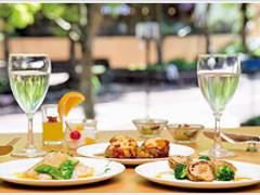 京王プラザホテル多摩 バイキングレストラン 樹林 子連れのおでかけ 子どもの遊び場探しならコモリブ