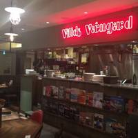 Village Vanguard DINER （ヴィレッジ ヴァンガード　ダイナー） 横浜ルミネ店 の写真 (2)