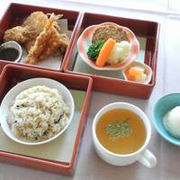 和食レストラン 椿山荘 (ちんざんそう) の写真 (3)