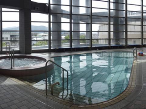 クローバープラザ 温水プール 子連れのおでかけ 子どもの遊び場探しならコモリブ クローバープラザ 温水プール 子連れのおでかけ 子どもの遊び場探しならコモリブ