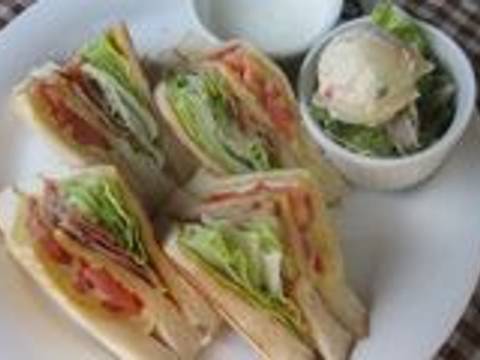 Sandwich Club House サドイッチ クラブハウス 子連れのおでかけ 子どもの遊び場探しならコモリブ Sandwich Club House サドイッチ クラブハウス 子連れのおでかけ 子どもの遊び場探しならコモリブ